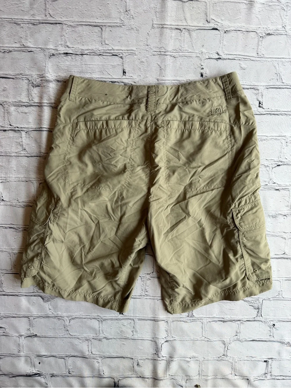 REI Women’s Cargo Shorts Hiking Granola Outdoors Tan Lightweight  Size 6